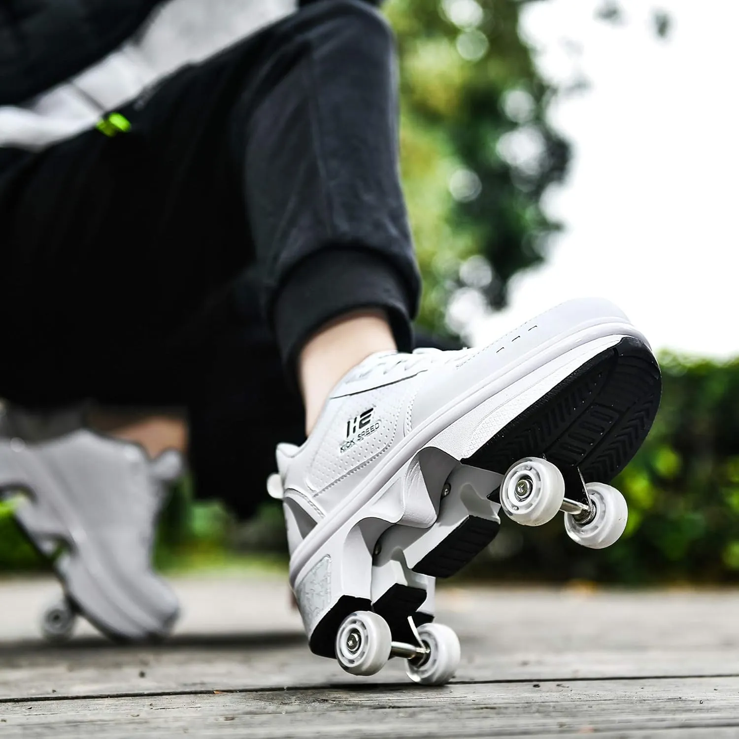 Four-Wheel 2-in-1 Roller Skate Shoes Unisex Skates Detachable Kids Sneakers with Wheels