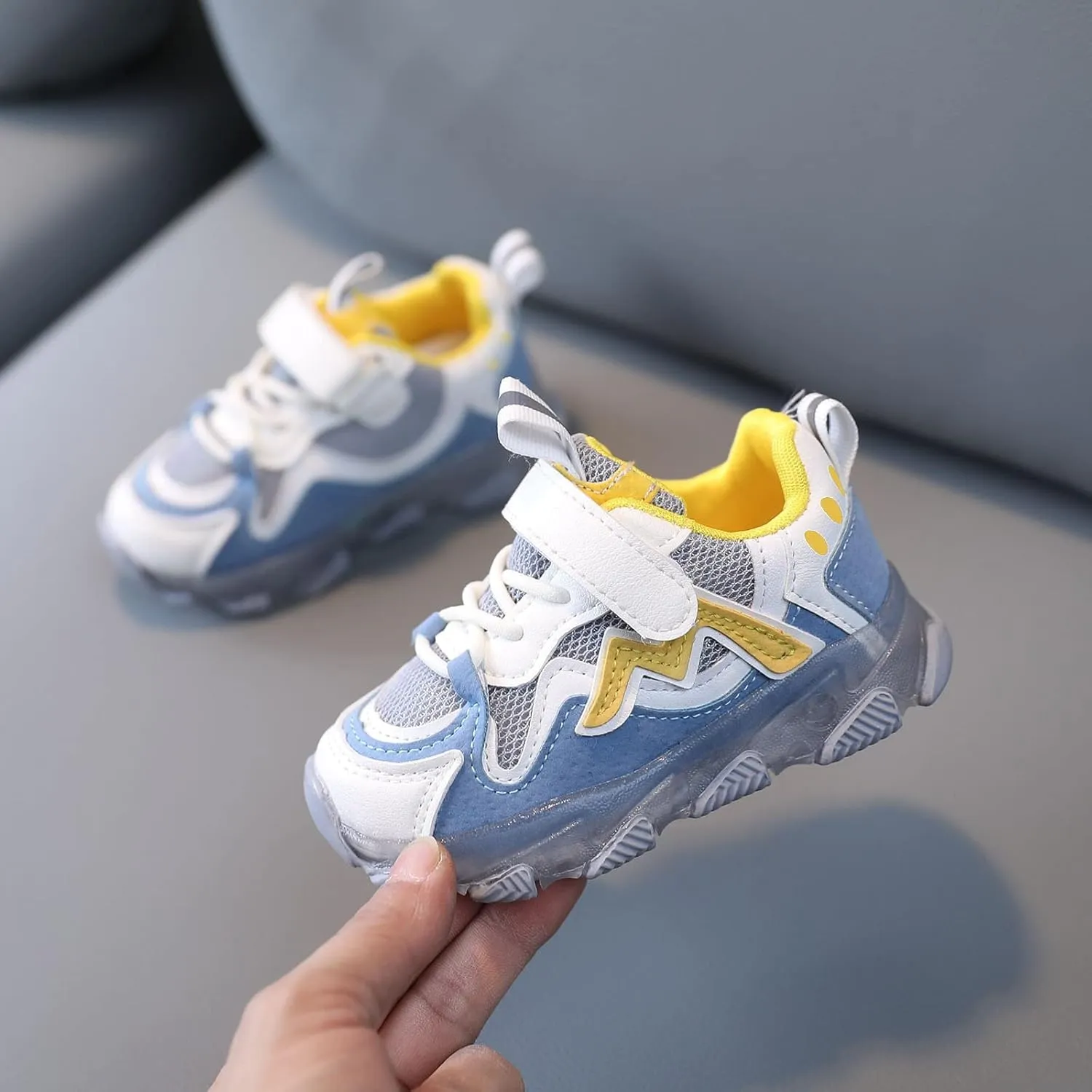 Kids Light Up Shoes LED Sneakers High Top USB Charging Flashing Trainers for Child Girls Boys Luminous Shoes