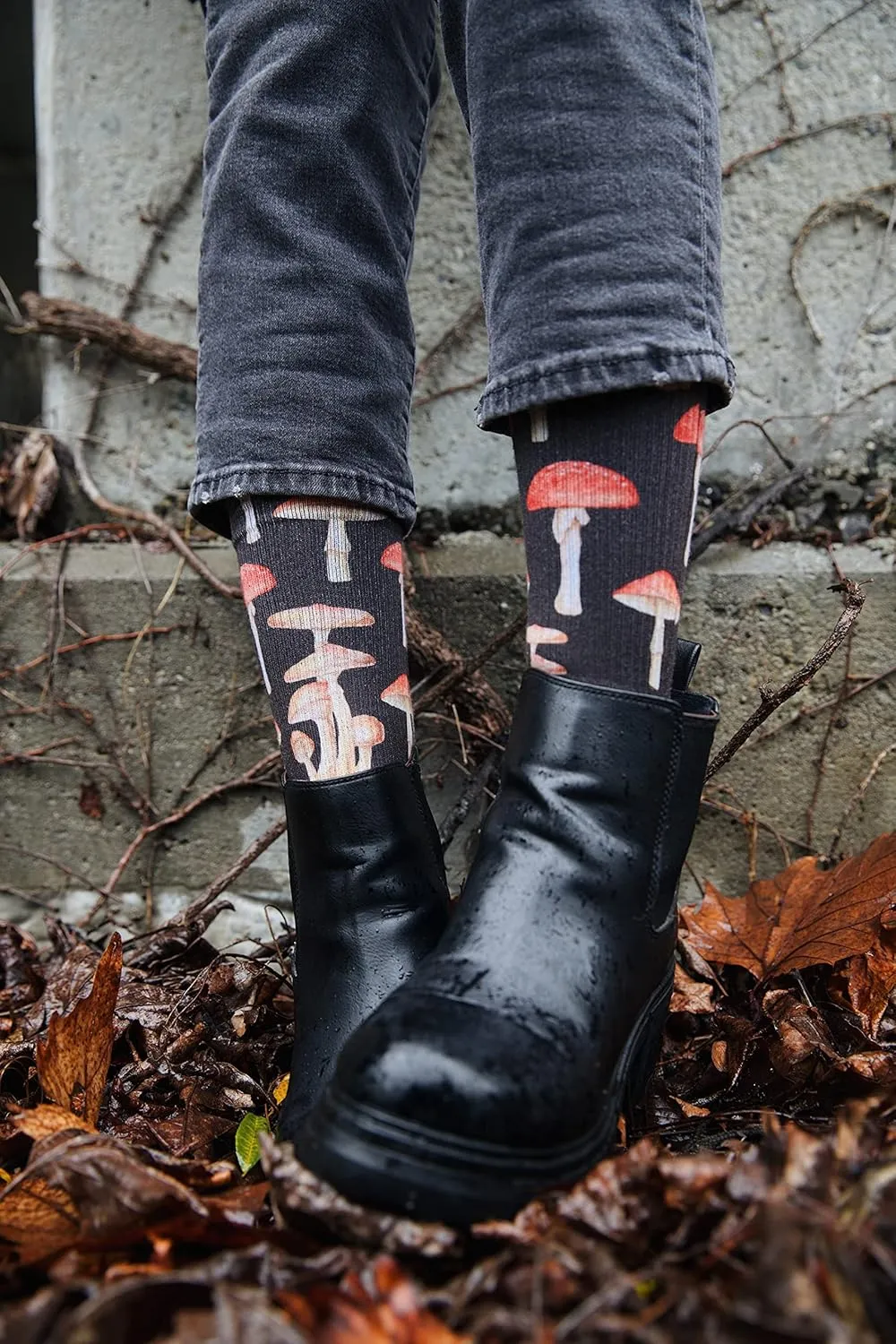 MERGE4 Hanna Minck Mushroom Crew Socks for Men and Women Comfortable Compression Awesome Moisture Wicking Socks